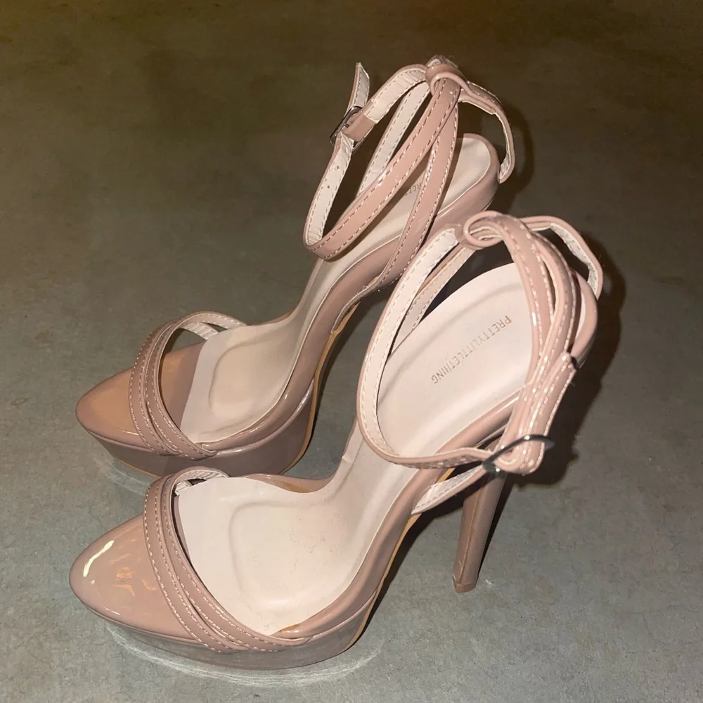 Pretty little thing heels / size 5 US but labeled as size 3 / tan - Picture 1 of 4